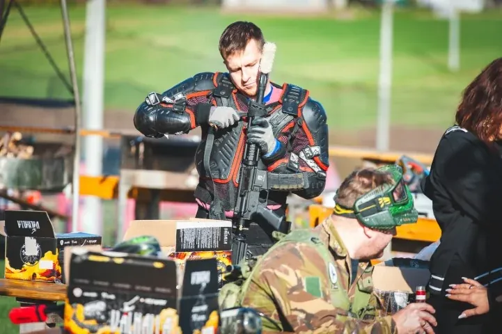 Profesjonalny sprzęt paintballowy w ofercie Areny Mocy